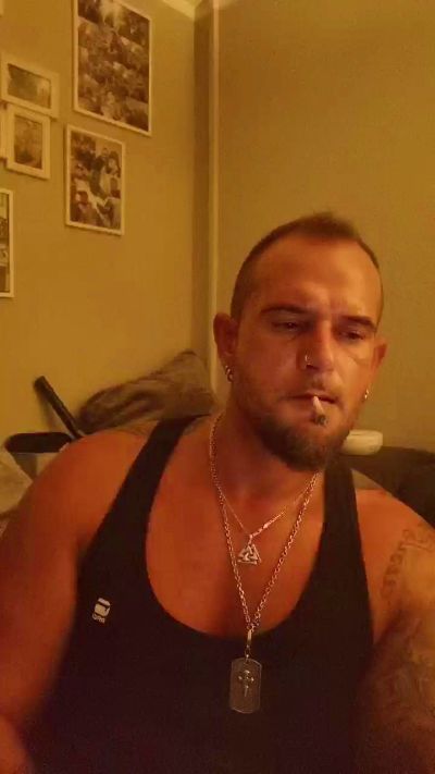 Dani4490 live cam on Cam4