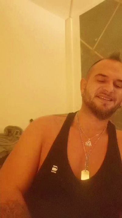 Dani4490 live cam on Cam4