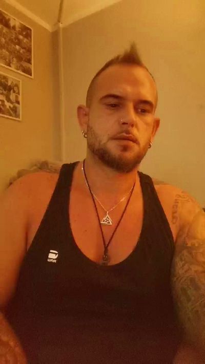 Dani4490 live cam on Cam4