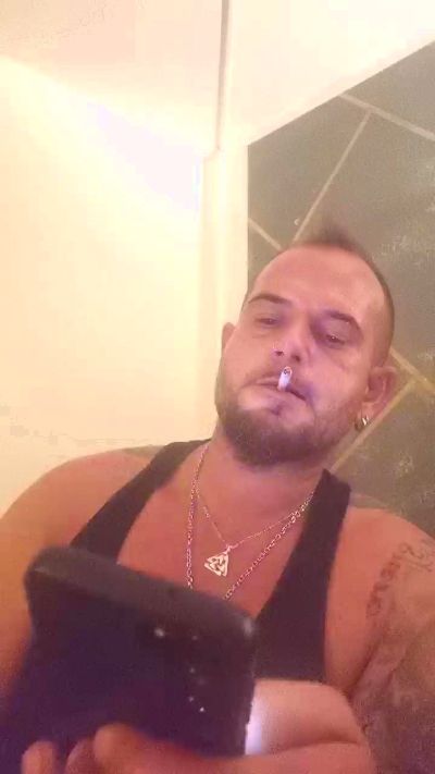 Dani4490 live cam on Cam4