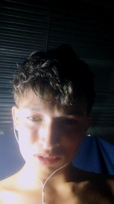 Daniel25 live cam on Cam4