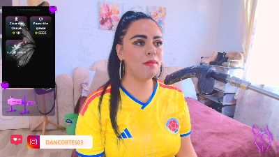 DanielaLujan live cam on Cam4