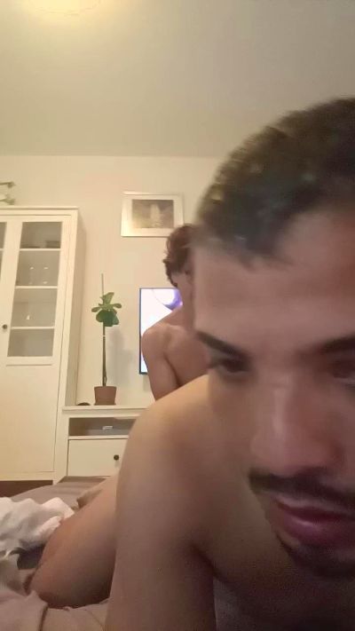 Daniellezama live cam on Cam4
