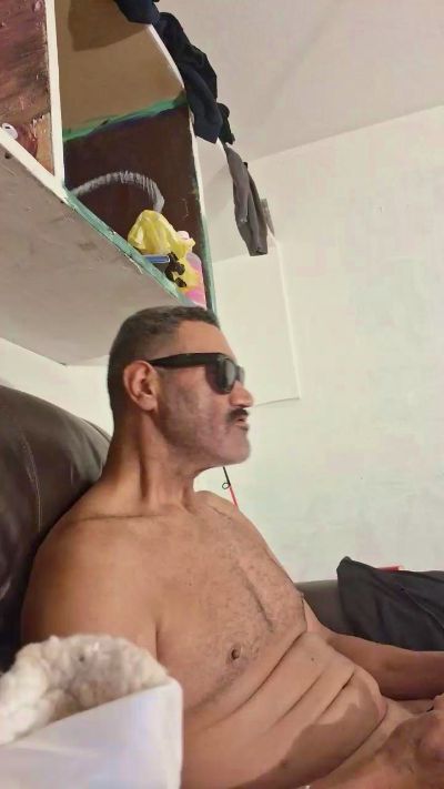 Danishot232581 live cam on Cam4