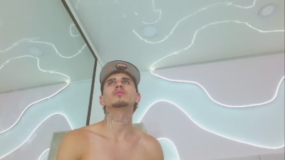 DanntheStiff live cam on Cam4