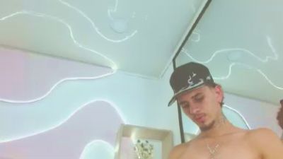 DanntheStiff live cam on Cam4