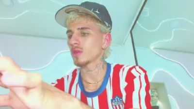 DanntheStiff live cam on Cam4