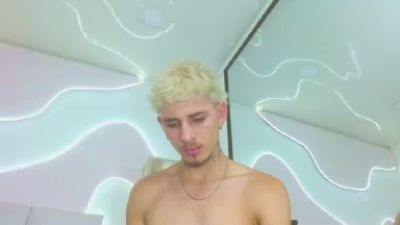 DanntheStiff live cam on Cam4