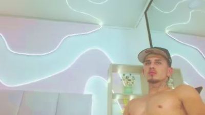 DanntheStiff live cam on Cam4