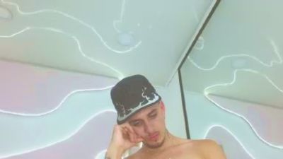 DanntheStiff live cam on Cam4