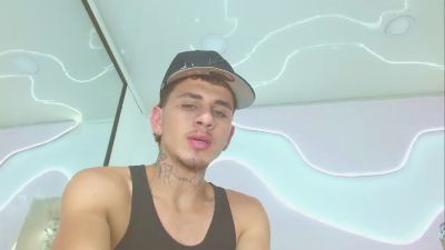 DanntheStiff live cam on Cam4