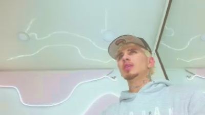 DanntheStiff live cam on Cam4