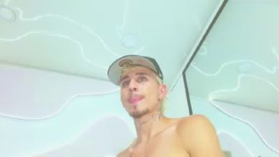 DanntheStiff live cam on Cam4