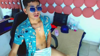 Dannyssex1 live cam on Cam4