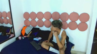 Dannyssex1 live cam on Cam4