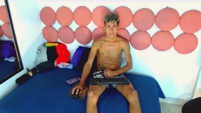 Dannyssex1 live cam on Cam4