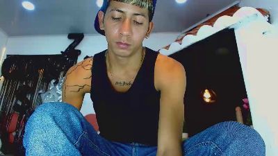 Dannyssex1 live cam on Cam4
