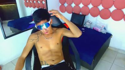 Dannyssex1 live cam on Cam4