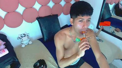 Dannyssex1 live cam on Cam4