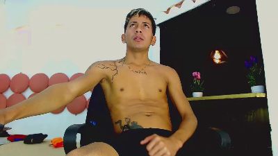 Dannyssex1 live cam on Cam4