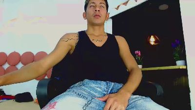 Dannyssex1 live cam on Cam4