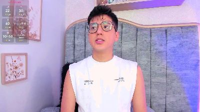 Dannyy_Bloom live cam on Cam4
