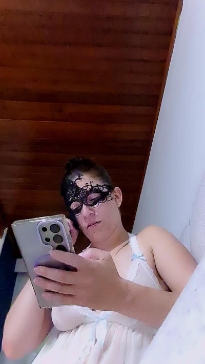 Danyz9 live cam on Cam4