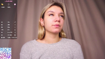 DaraKellon live cam on Cam4