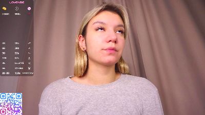 DaraKellon live cam on Cam4