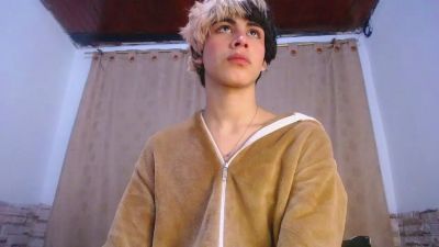Darasweet18 live cam on Cam4