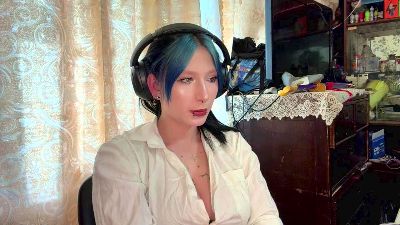 DarbyRoussell live cam on Cam4