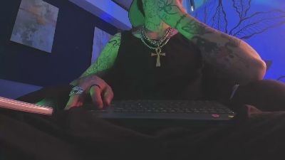 Dark_void live cam on Cam4