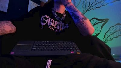 Dark_void live cam on Cam4