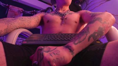 Dark_void live cam on Cam4