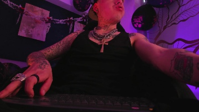 Dark_void live cam on Cam4