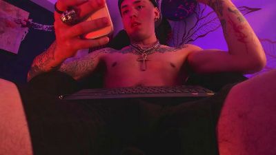 Dark_void live cam on Cam4