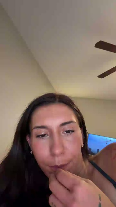 Darkcherrybabe live webcam show