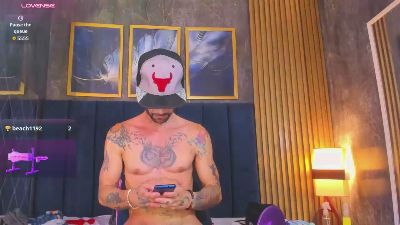 Darwin_horny live cam on Cam4