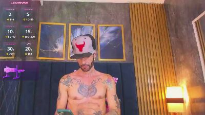 Darwin_horny live cam on Cam4