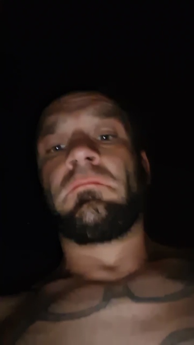 DatRyanGuy69 live cam on Cam4