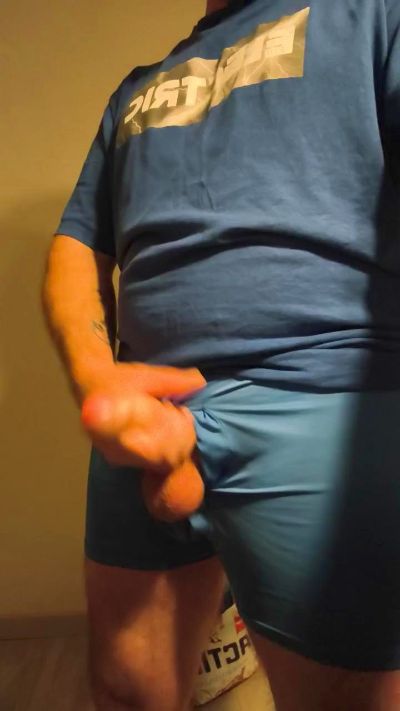 Dav1985 live cam on Cam4
