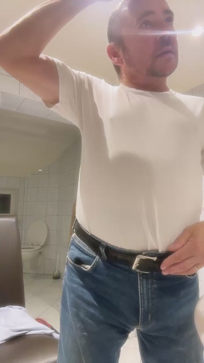 DaveBraun live cam on Cam4