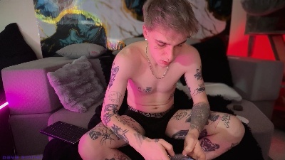 DaveSinner live cam on Cam4