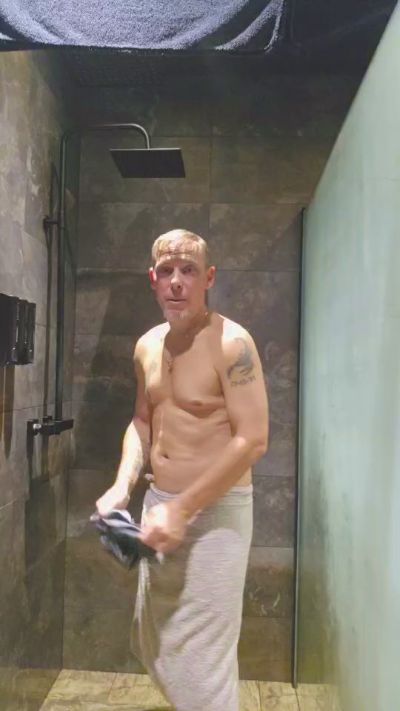 Daverest live cam on Cam4