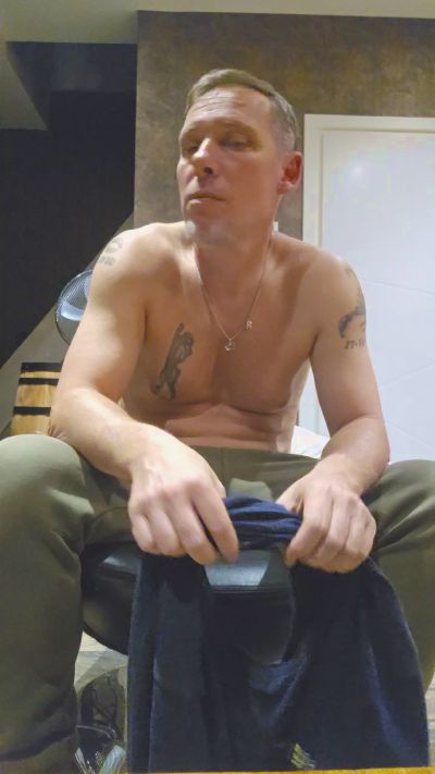 Daverest live cam on Cam4