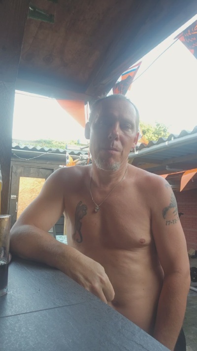 Daverest live cam on Cam4