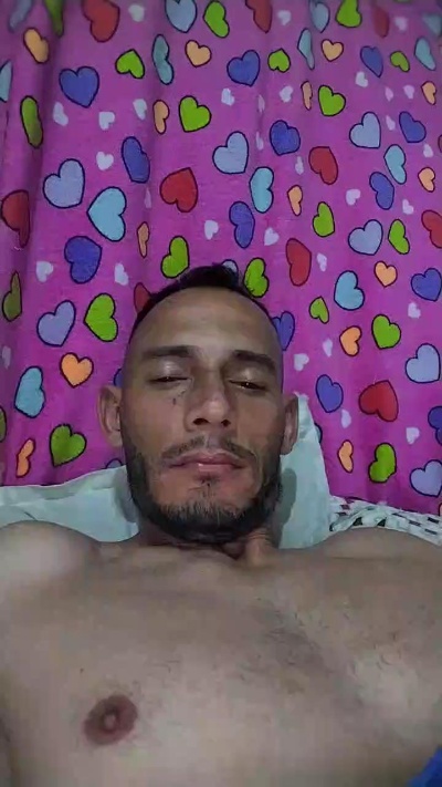 Daviddfg live cam on Cam4