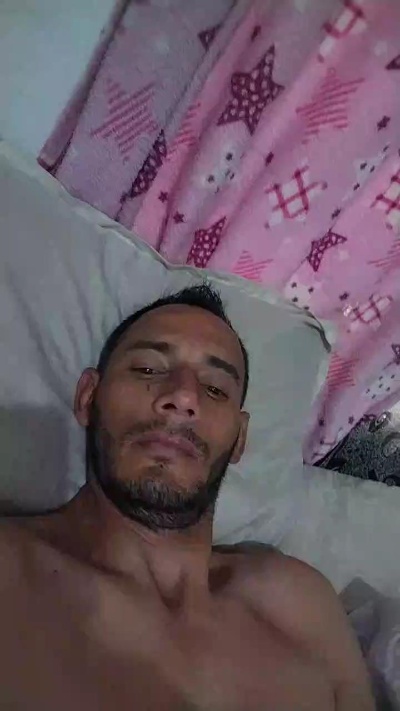 Daviddfg live cam on Cam4