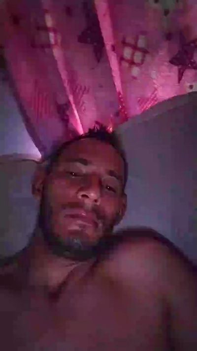 Daviddfg live cam on Cam4