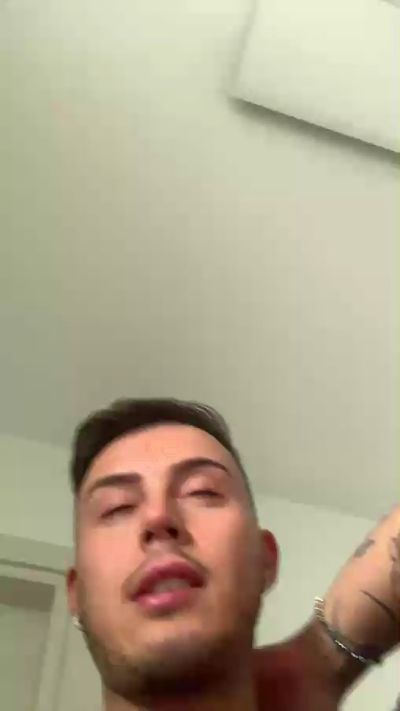 Daviderizzz live cam on Cam4